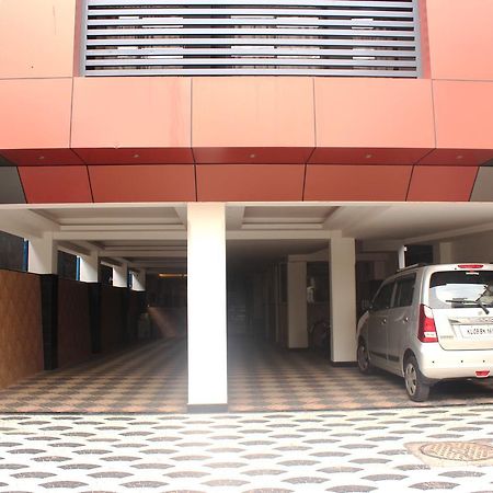 Hotel Sukhvas Thiruvananthapuram Kültér fotó