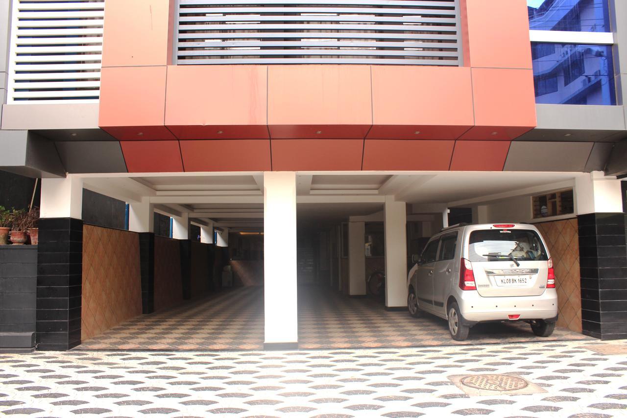 Hotel Sukhvas Thiruvananthapuram Kültér fotó